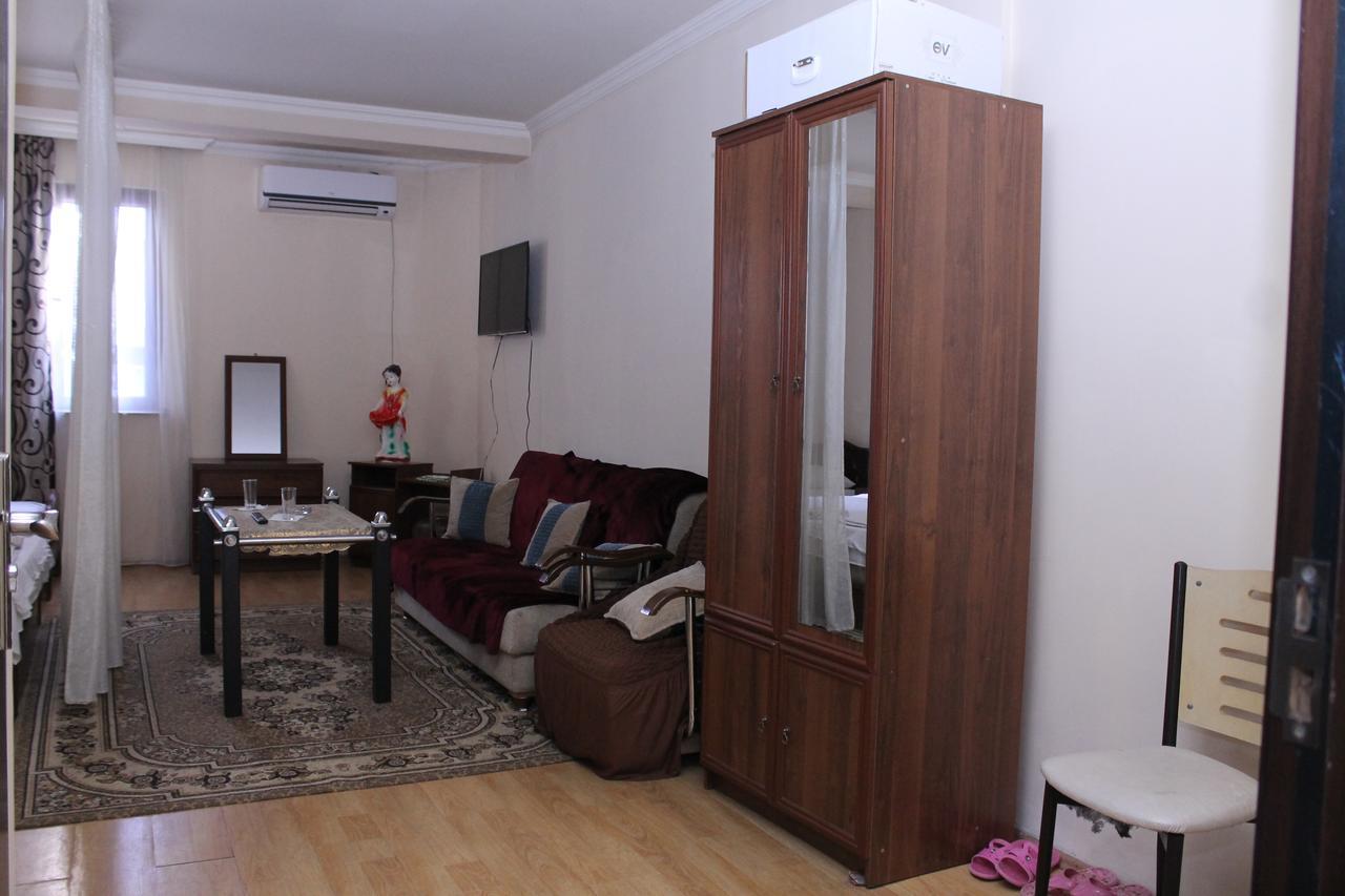 Hotel Hayat バトゥーミ エクステリア 写真